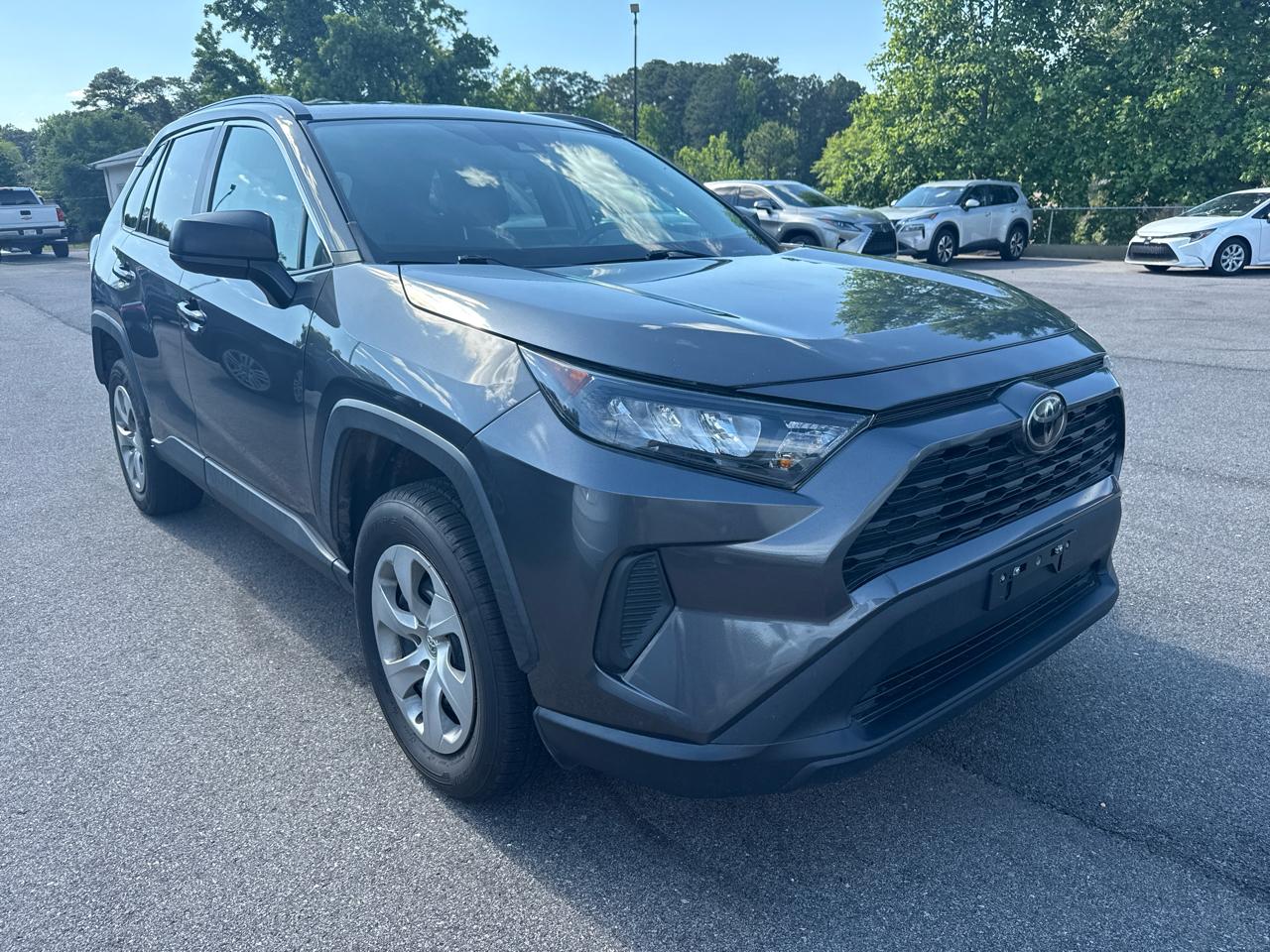 Toyota RAV4 LE FWD (Natl) 2021