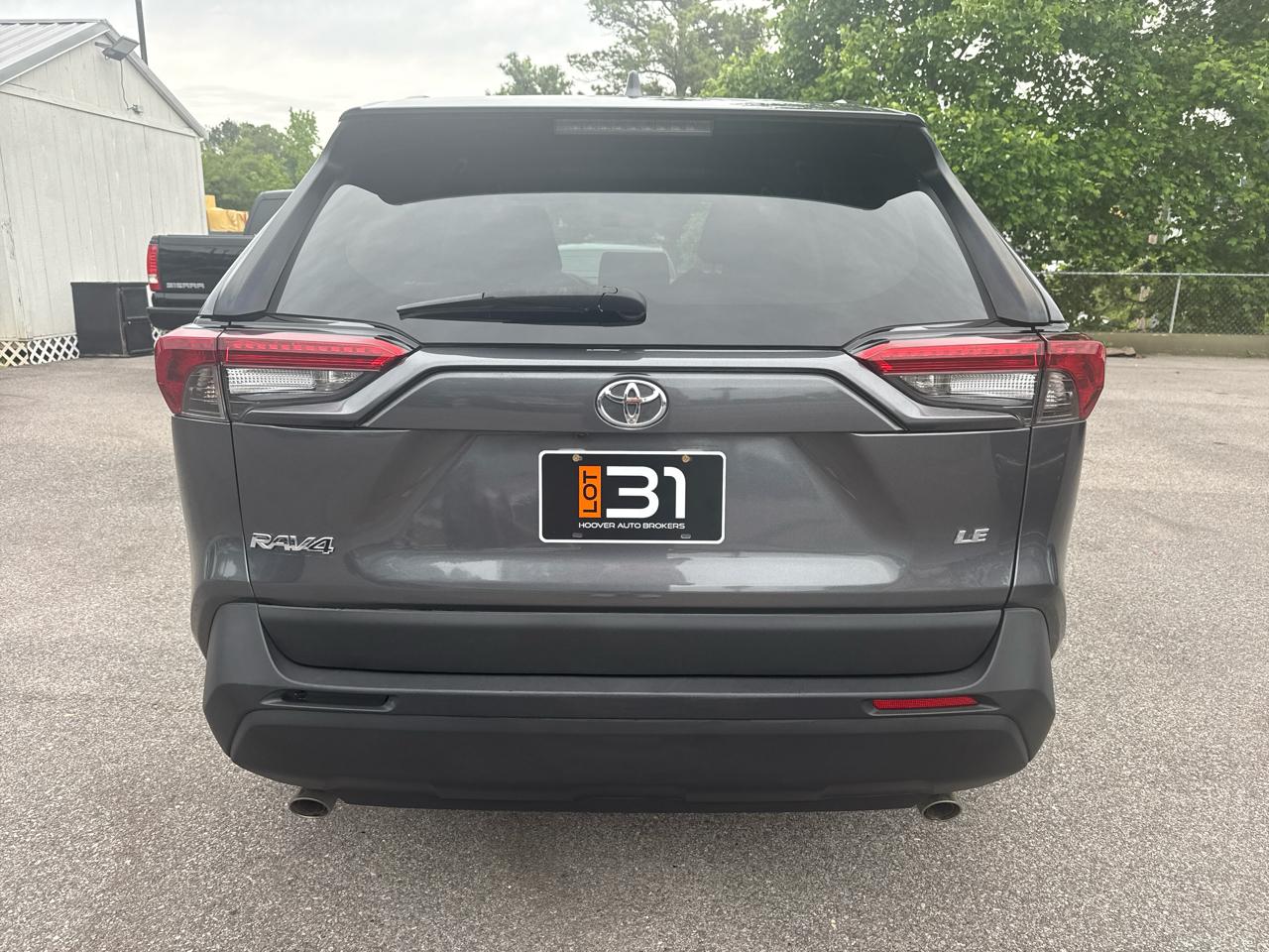 Toyota RAV4 LE FWD (Natl) 2021