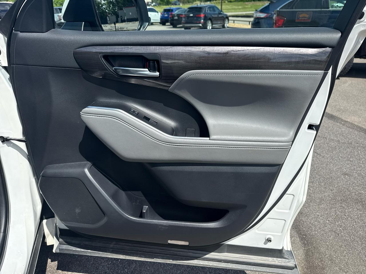 Toyota Highlander Platinum AWD (Natl) 2020