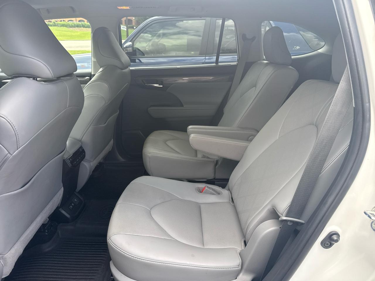 Toyota Highlander Platinum AWD (Natl) 2020