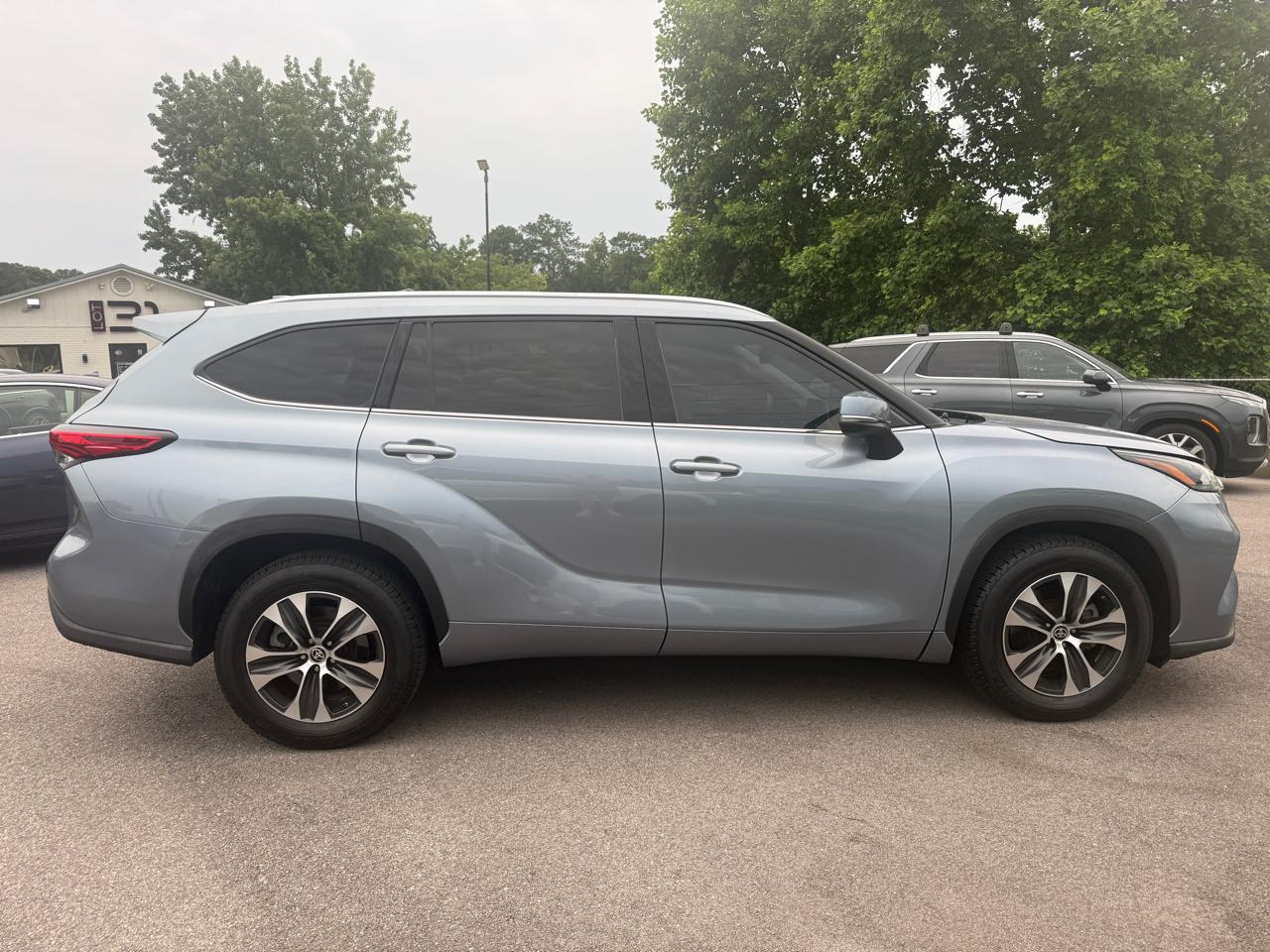 Toyota Highlander XLE FWD (Natl) 2021
