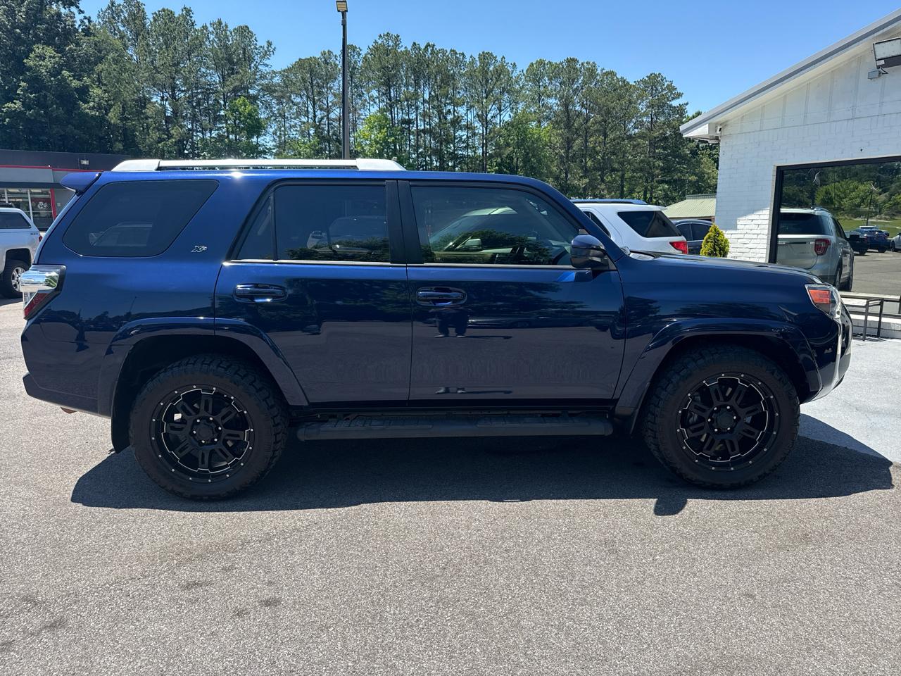 Toyota 4Runner SR5 Premium 2WD (Natl) 2017