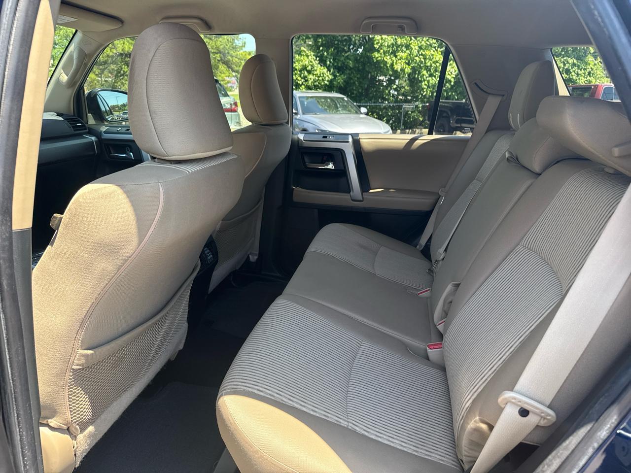 Toyota 4Runner SR5 Premium 2WD (Natl) 2017