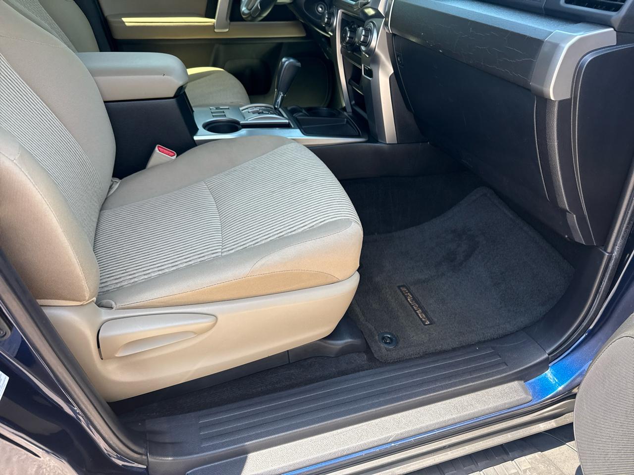 Toyota 4Runner SR5 Premium 2WD (Natl) 2017