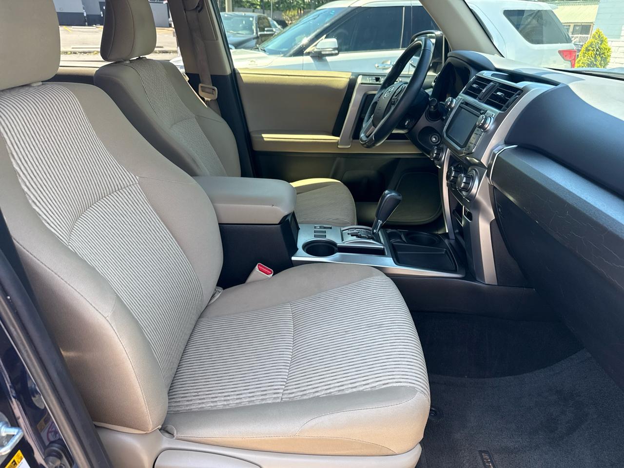 Toyota 4Runner SR5 Premium 2WD (Natl) 2017