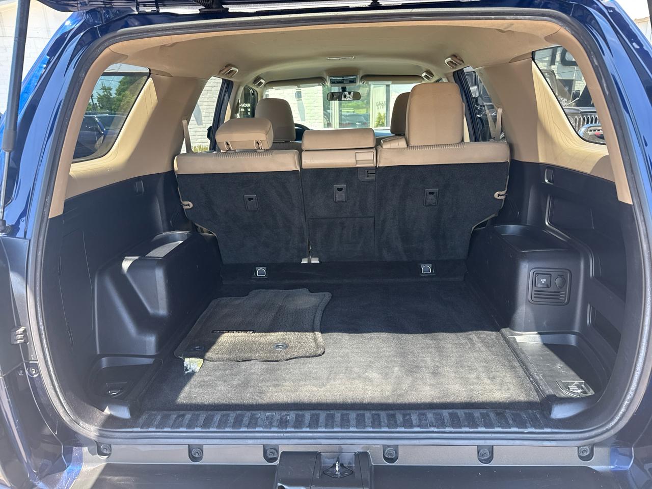 Toyota 4Runner SR5 Premium 2WD (Natl) 2017