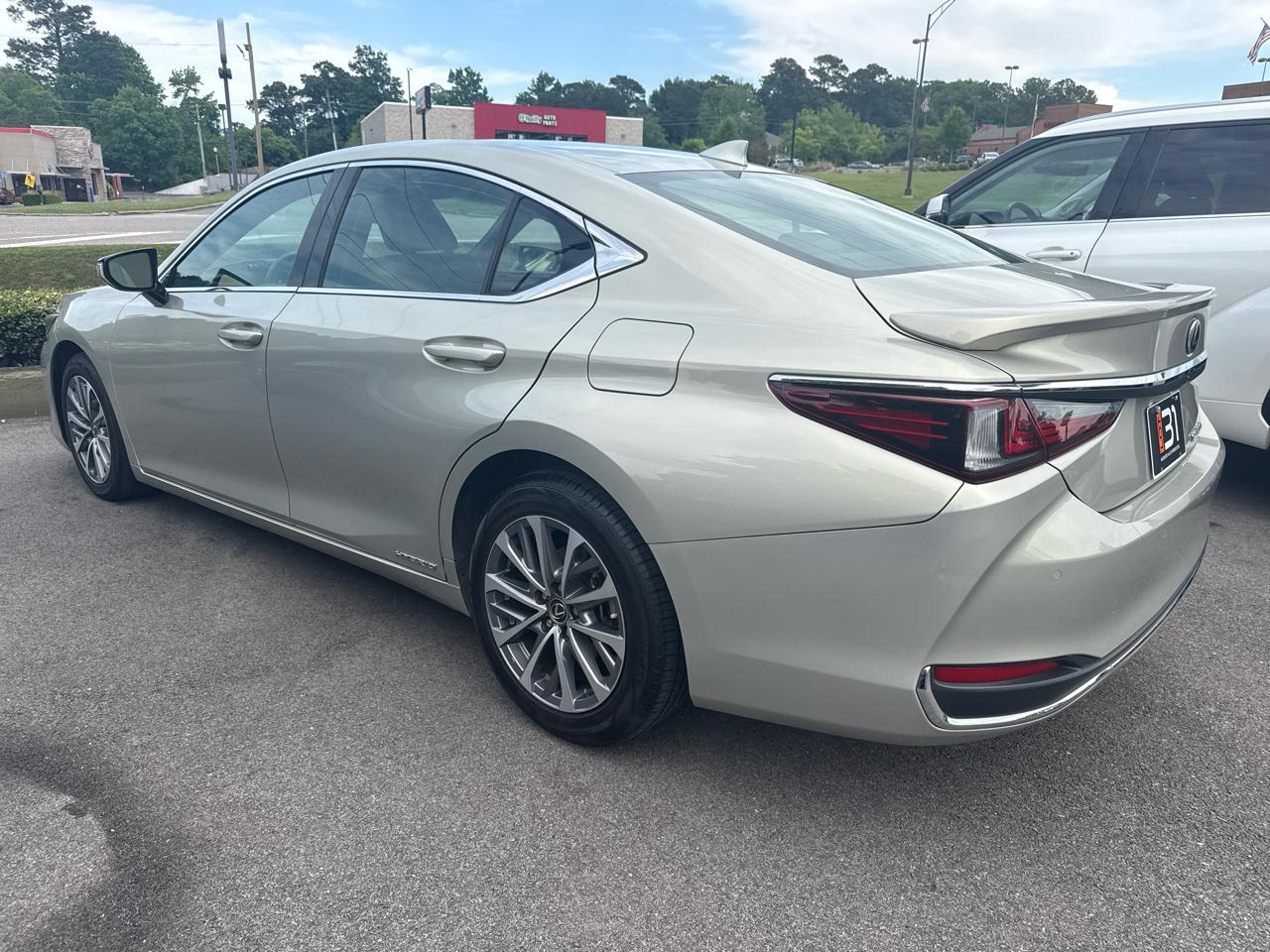 Lexus ES ES 300h FWD 2022