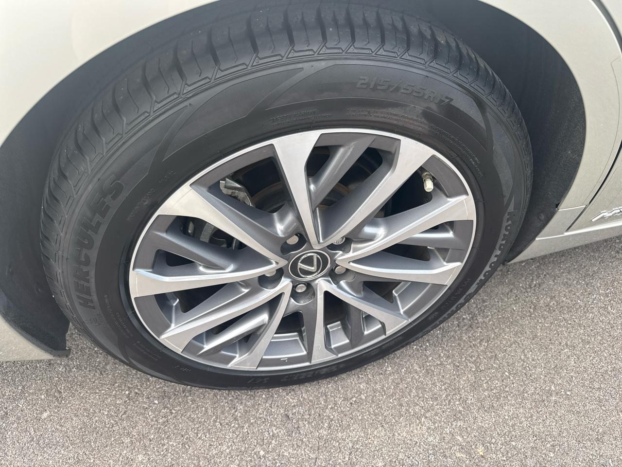 Lexus ES ES 300h FWD 2022
