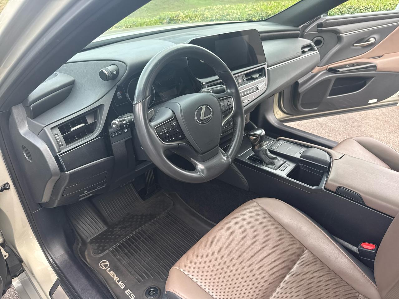Lexus ES ES 300h FWD 2022