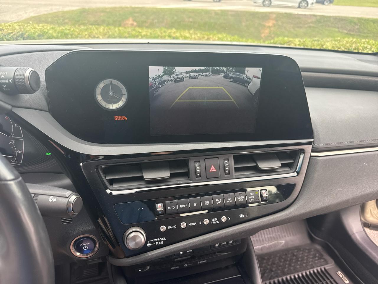 Lexus ES ES 300h FWD 2022