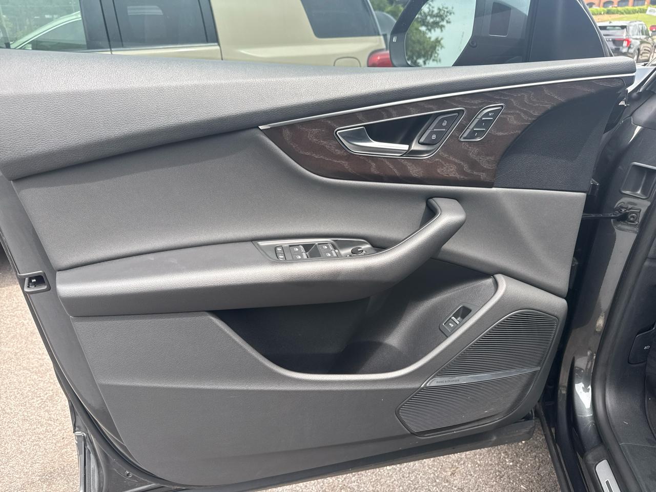 Audi Q8 Premium Plus 55 TFSI quattro 2020