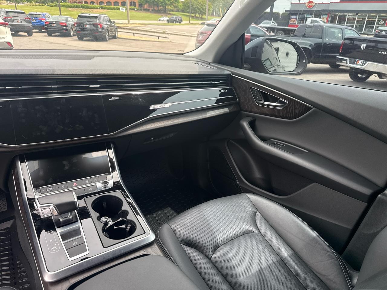 Audi Q8 Premium Plus 55 TFSI quattro 2020