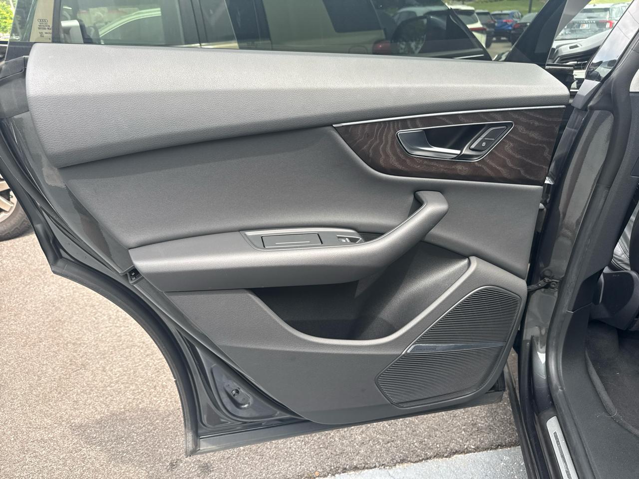 Audi Q8 Premium Plus 55 TFSI quattro 2020
