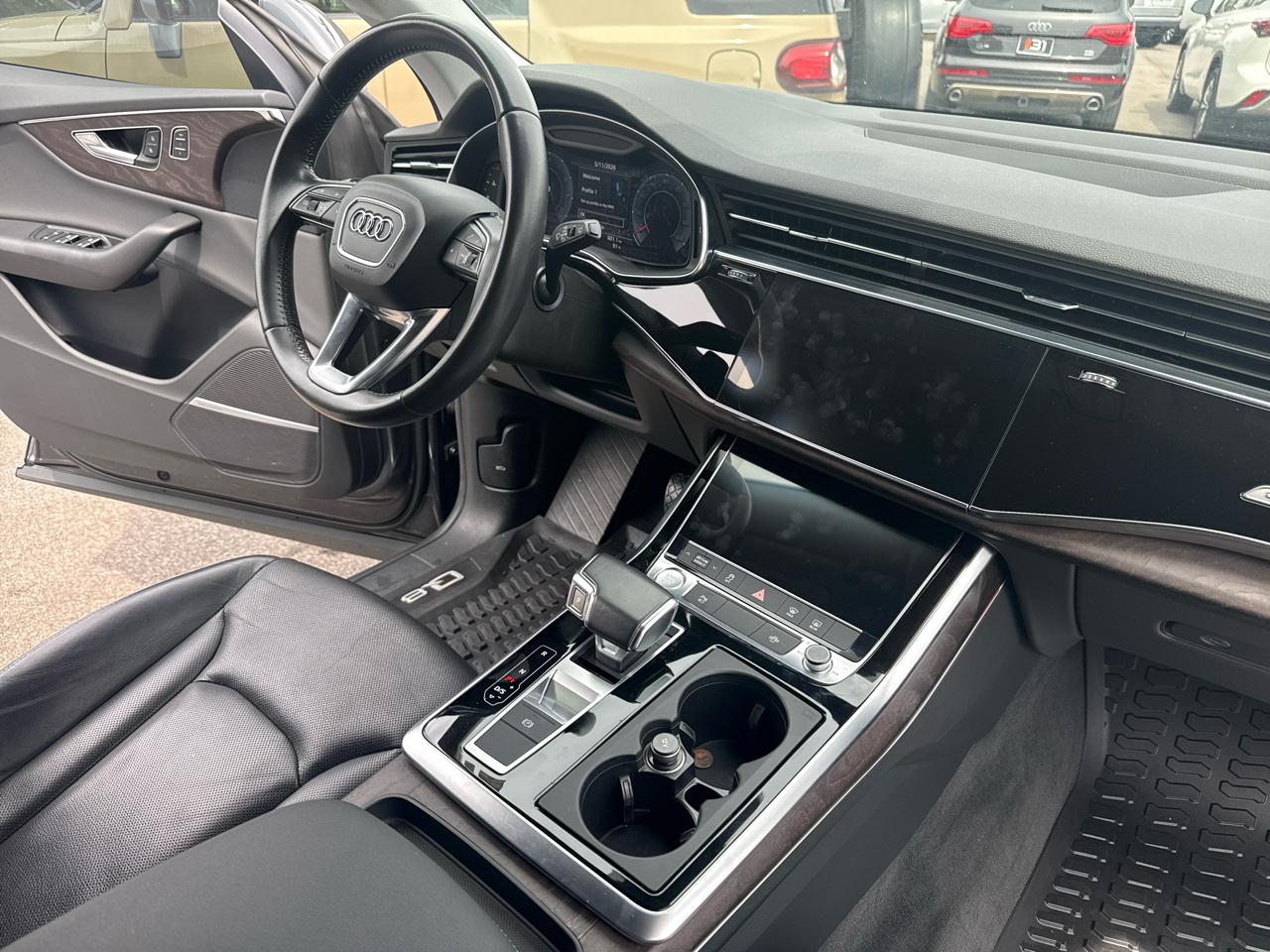 Audi Q8 Premium Plus 55 TFSI quattro 2020