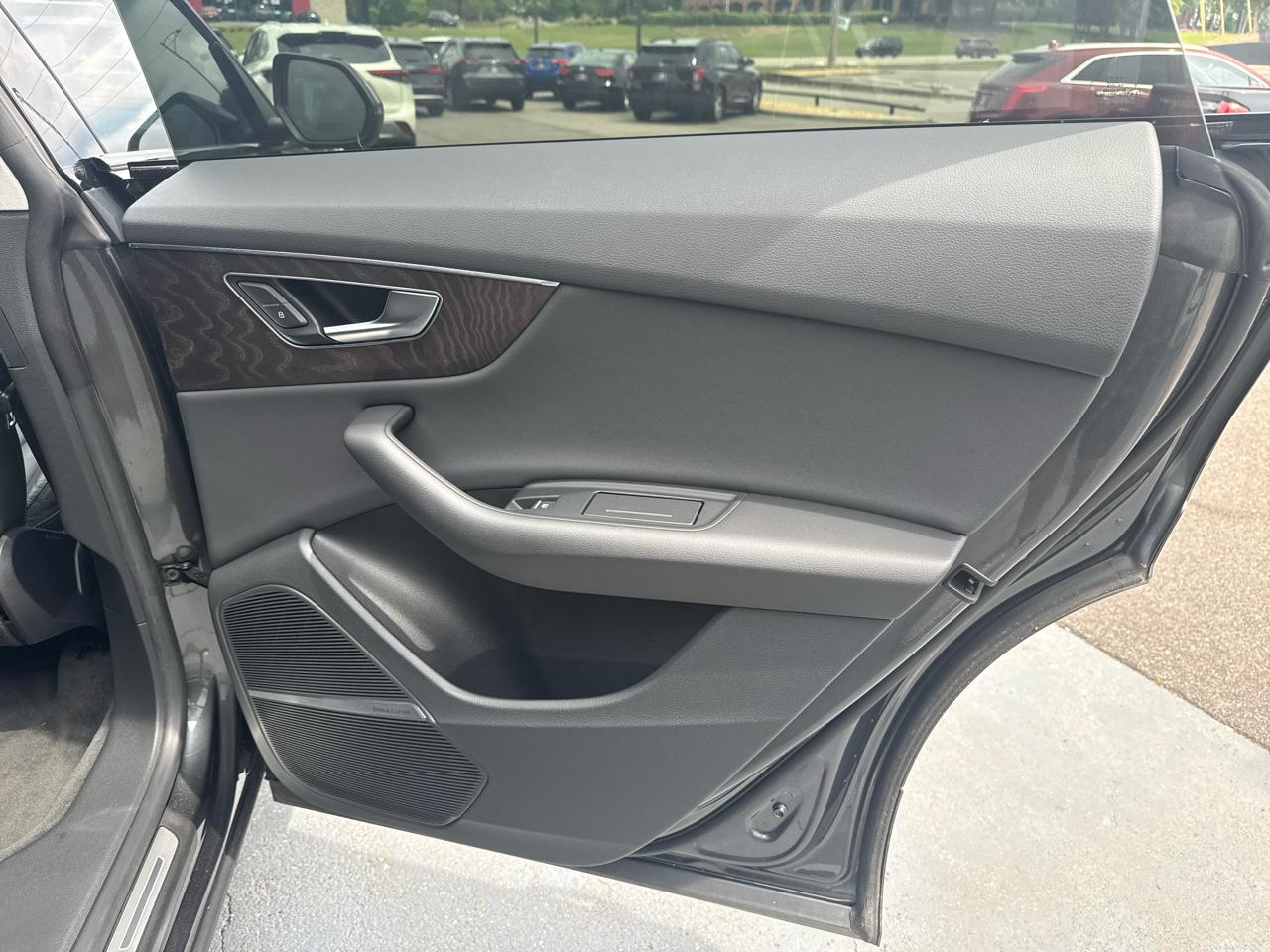 Audi Q8 Premium Plus 55 TFSI quattro 2020