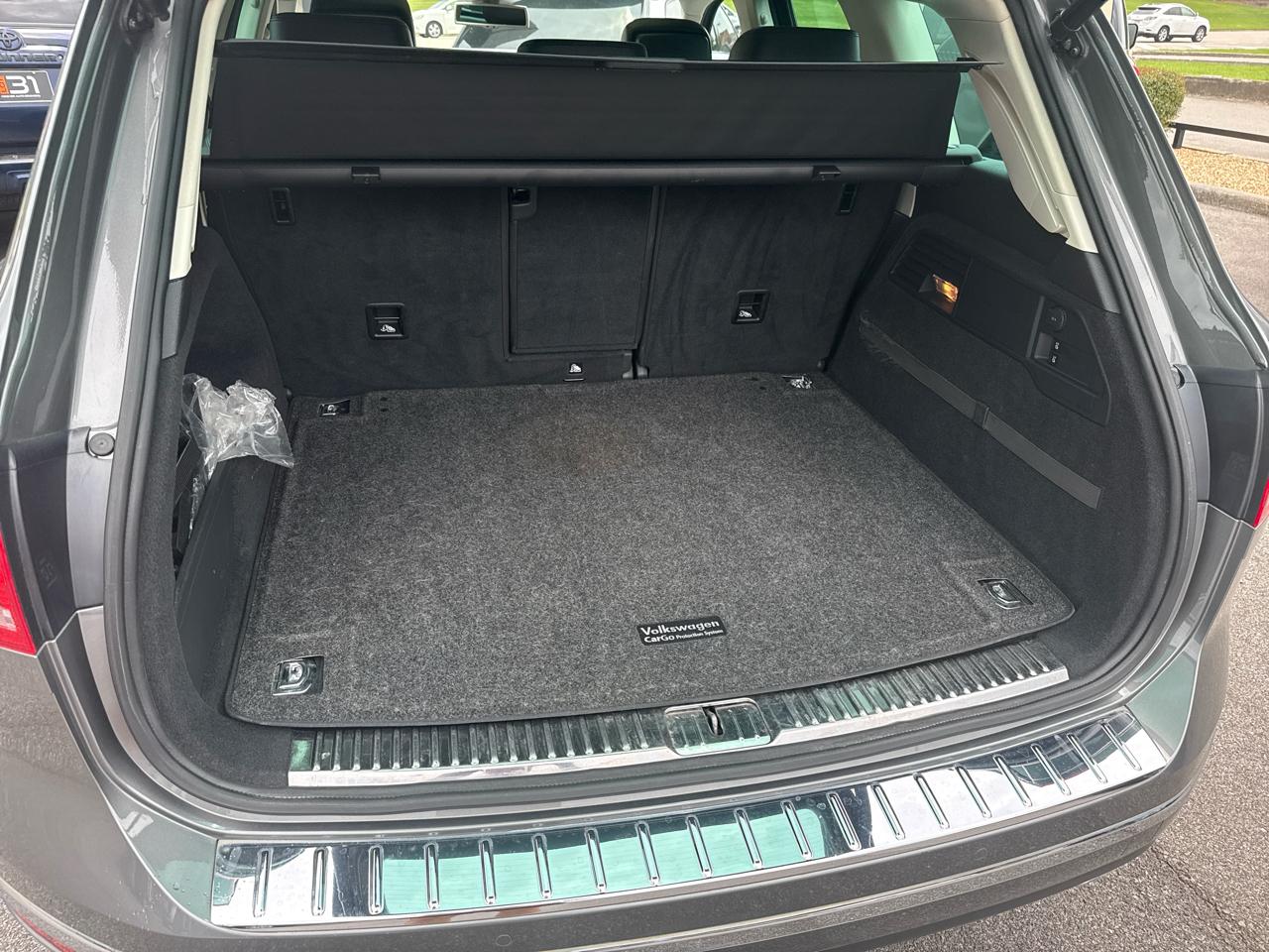 Volkswagen Touareg 4dr TDI Sport w/Technology 2016