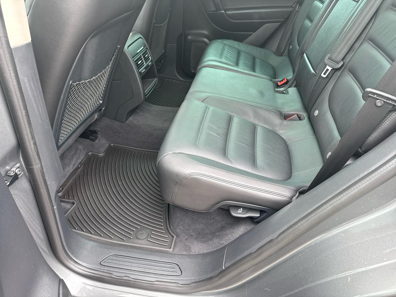 Volkswagen Touareg 4dr TDI Sport w/Technology 2016