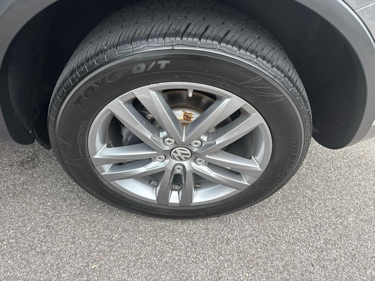 Volkswagen Touareg 4dr TDI Sport w/Technology 2016