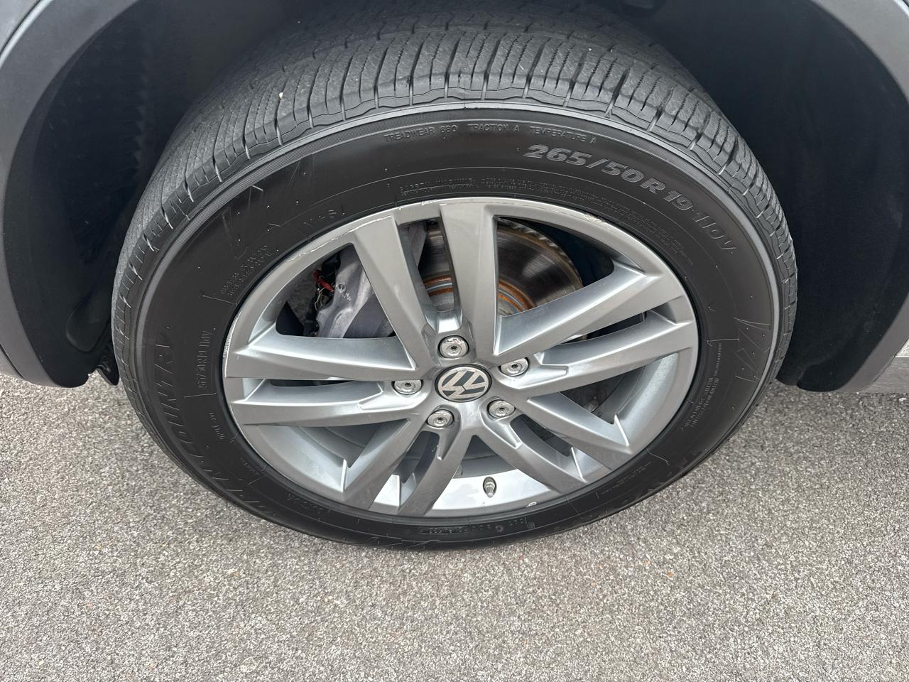 Volkswagen Touareg 4dr TDI Sport w/Technology 2016