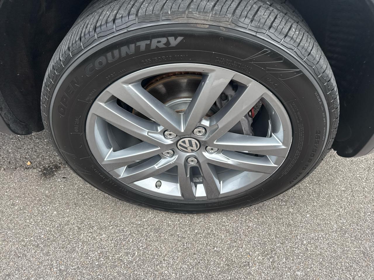 Volkswagen Touareg 4dr TDI Sport w/Technology 2016