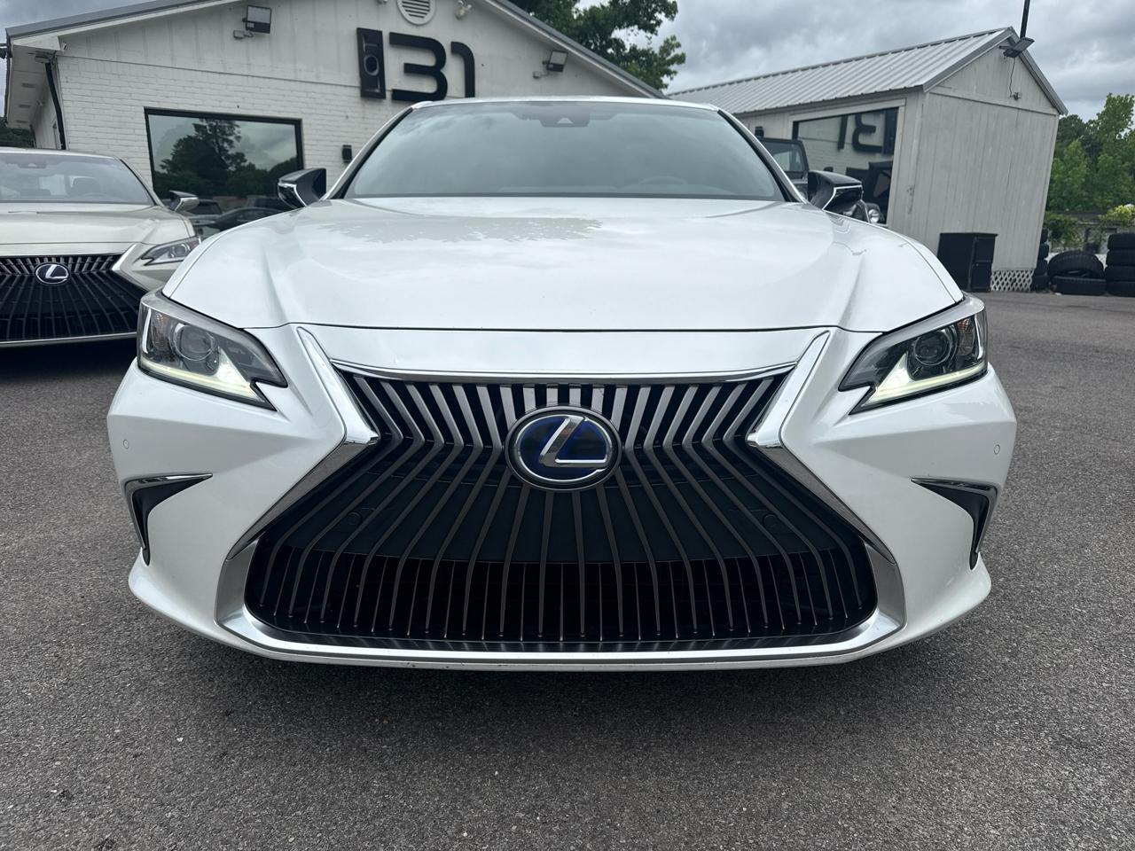 Lexus ES 300h Ultra Luxury 2019