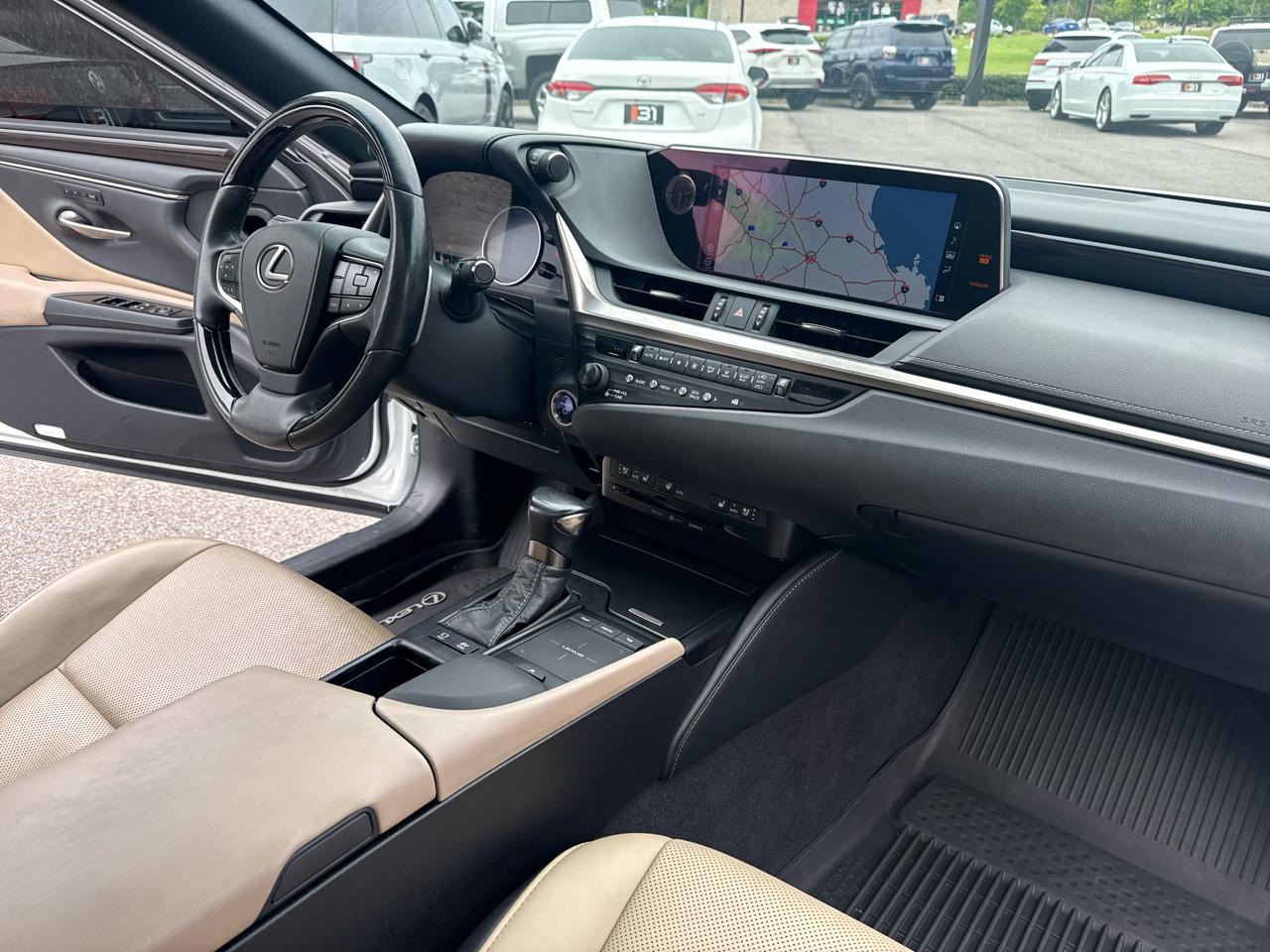 Lexus ES 300h Ultra Luxury 2019