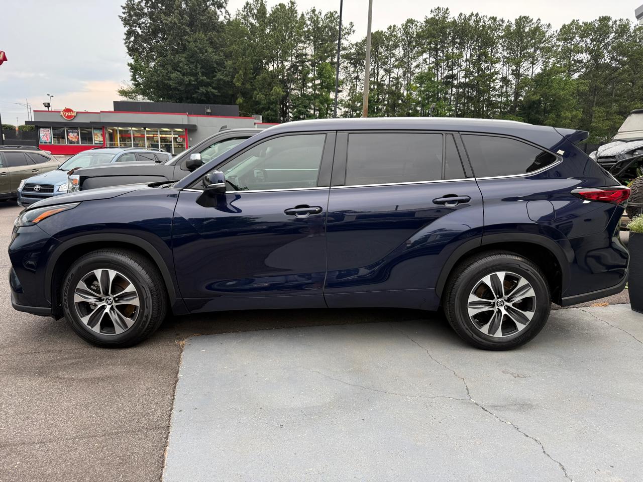 Toyota Highlander XLE FWD (Natl) 2022