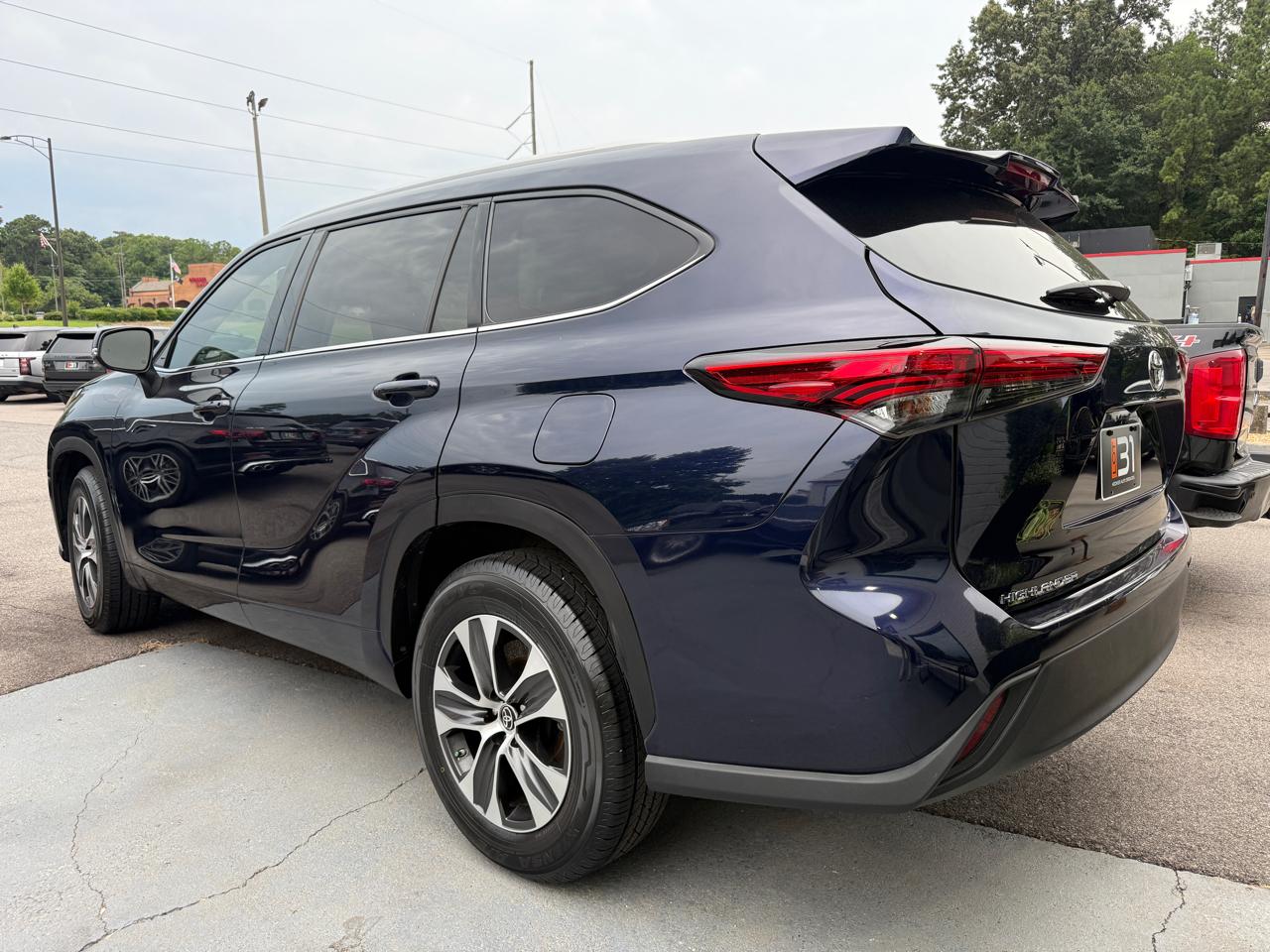 Toyota Highlander XLE FWD (Natl) 2022
