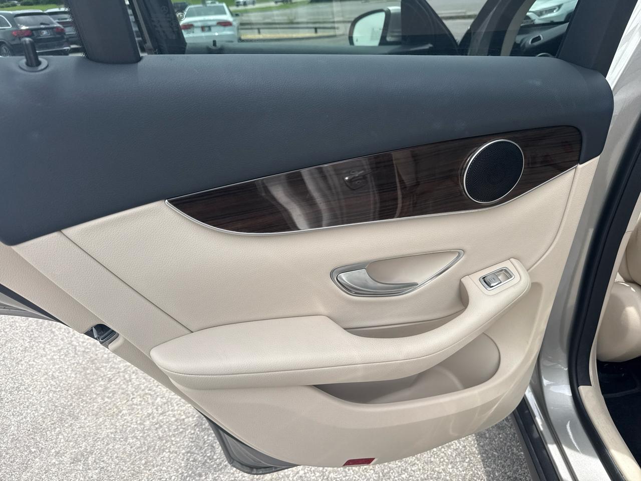 Mercedes-Benz GLC GLC 300 SUV 2021