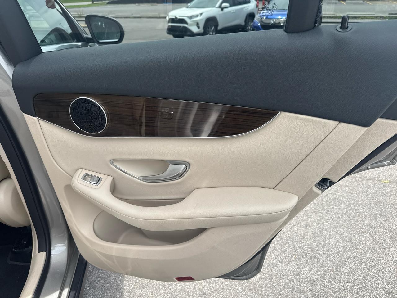 Mercedes-Benz GLC GLC 300 SUV 2021