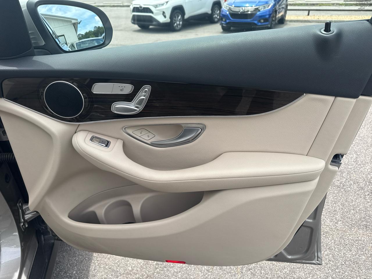 Mercedes-Benz GLC GLC 300 SUV 2021