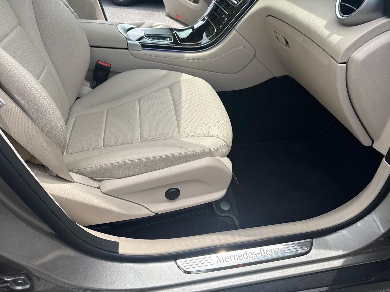 Mercedes-Benz GLC GLC 300 SUV 2021