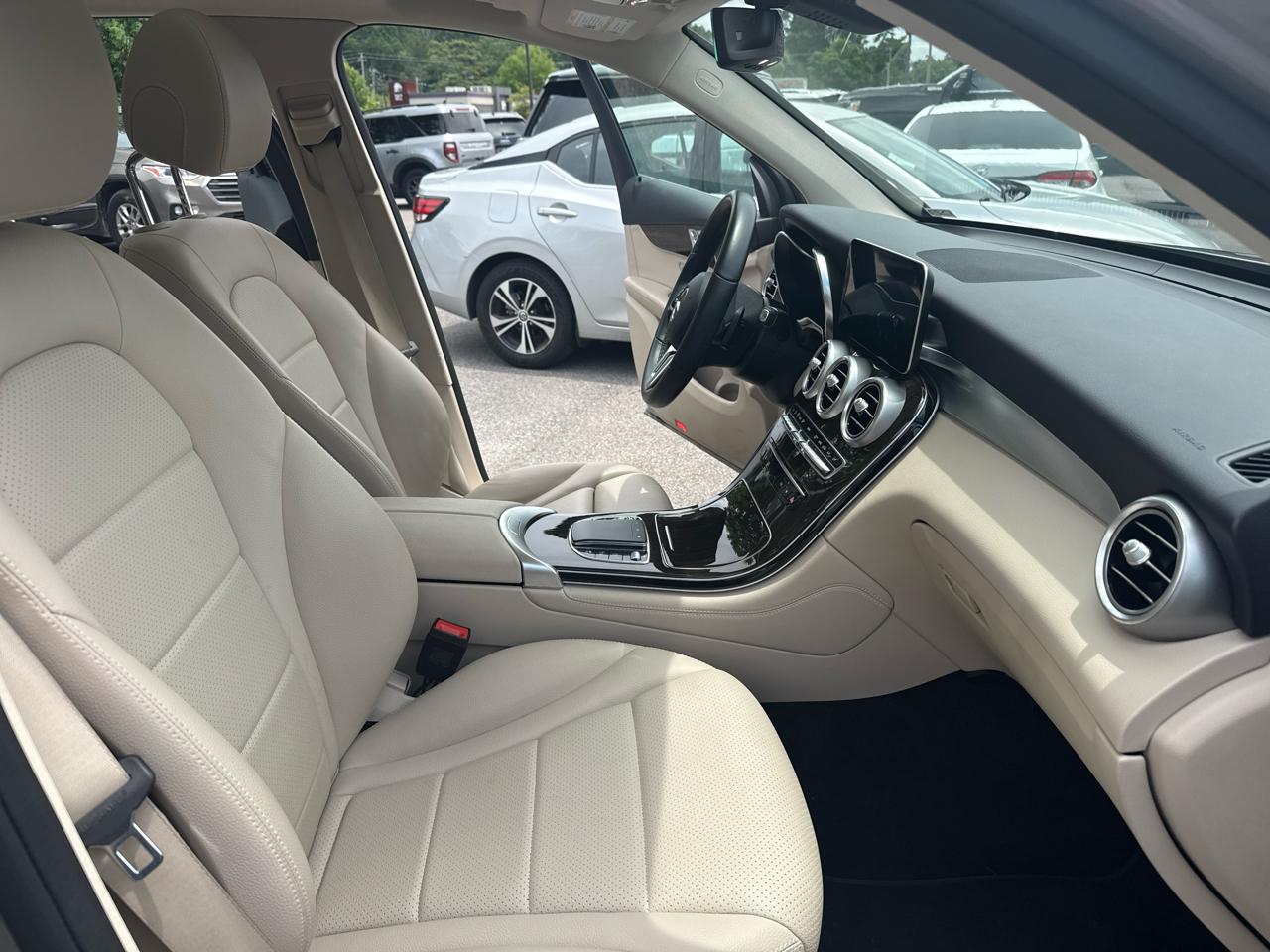Mercedes-Benz GLC GLC 300 SUV 2021