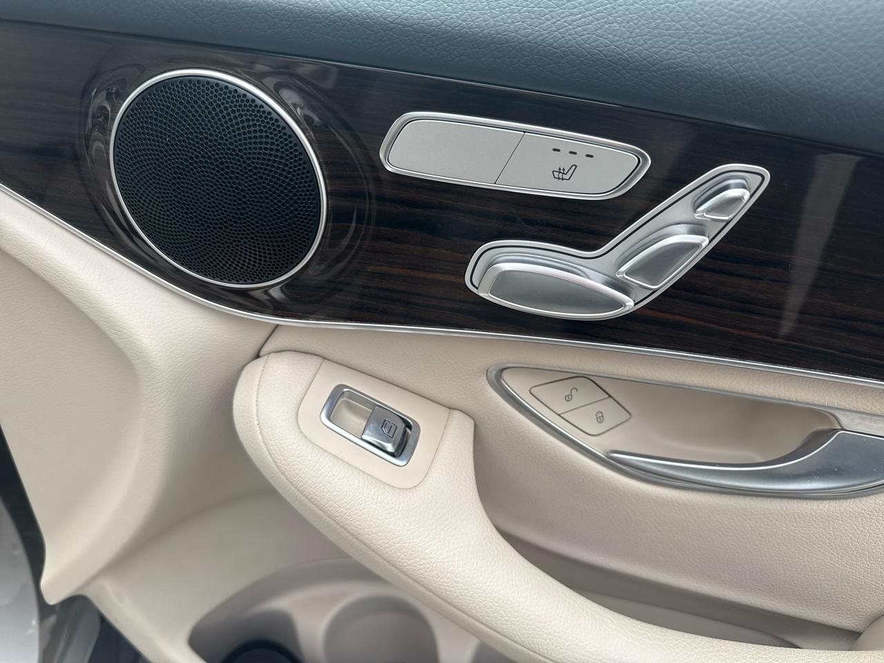 Mercedes-Benz GLC GLC 300 SUV 2021
