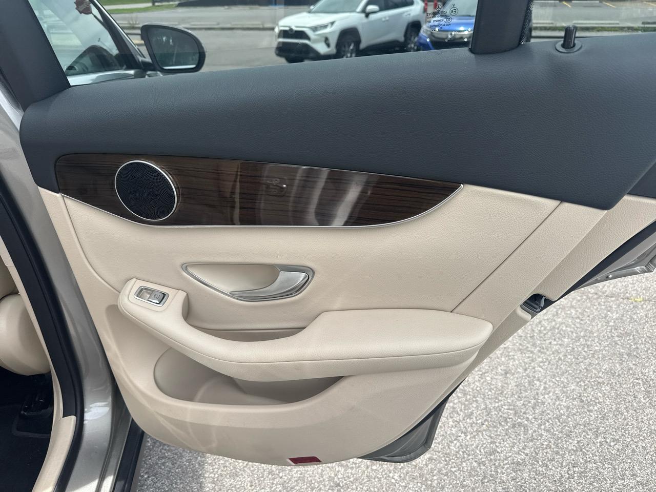 Mercedes-Benz GLC GLC 300 SUV 2021