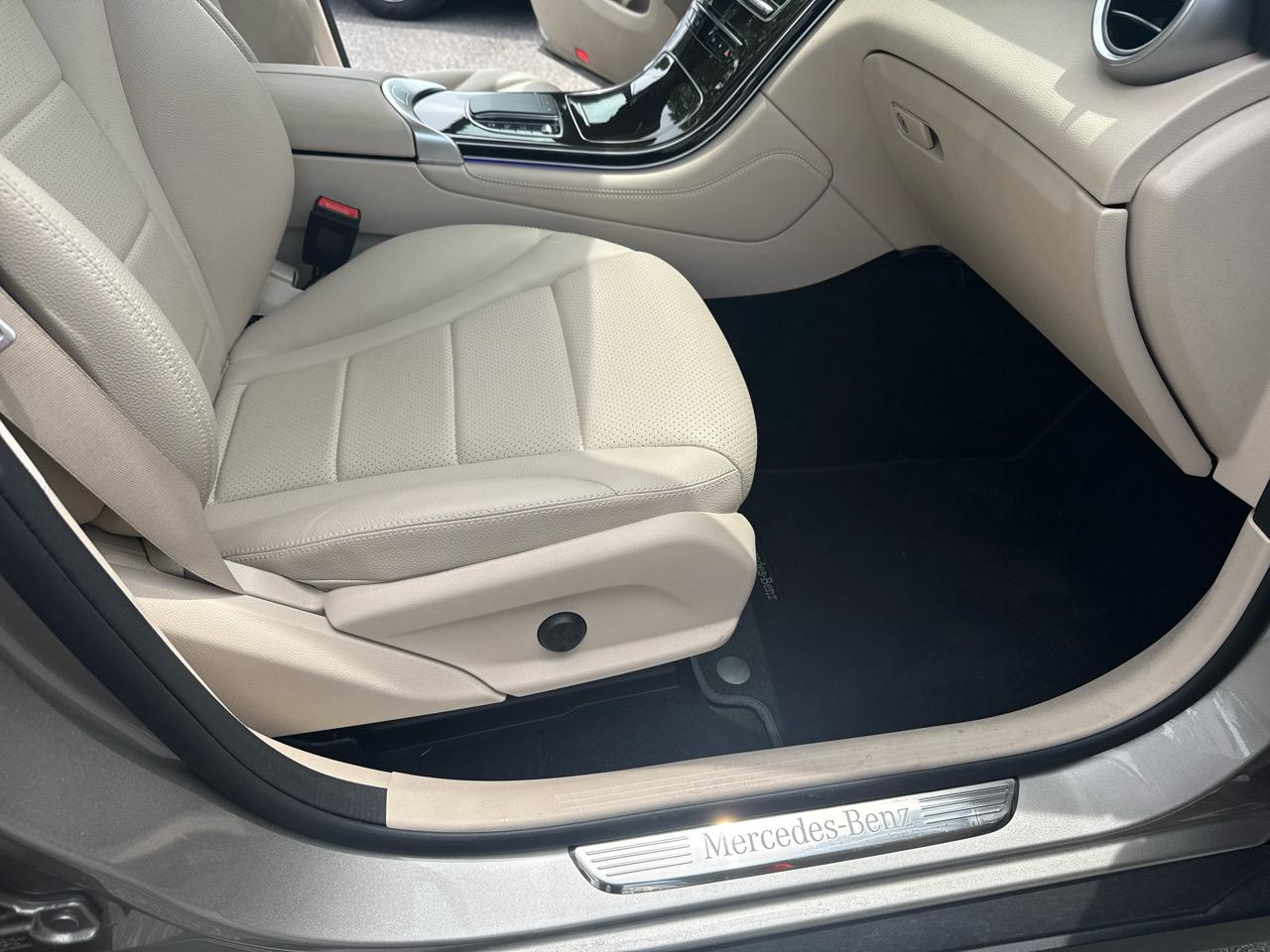 Mercedes-Benz GLC GLC 300 SUV 2021