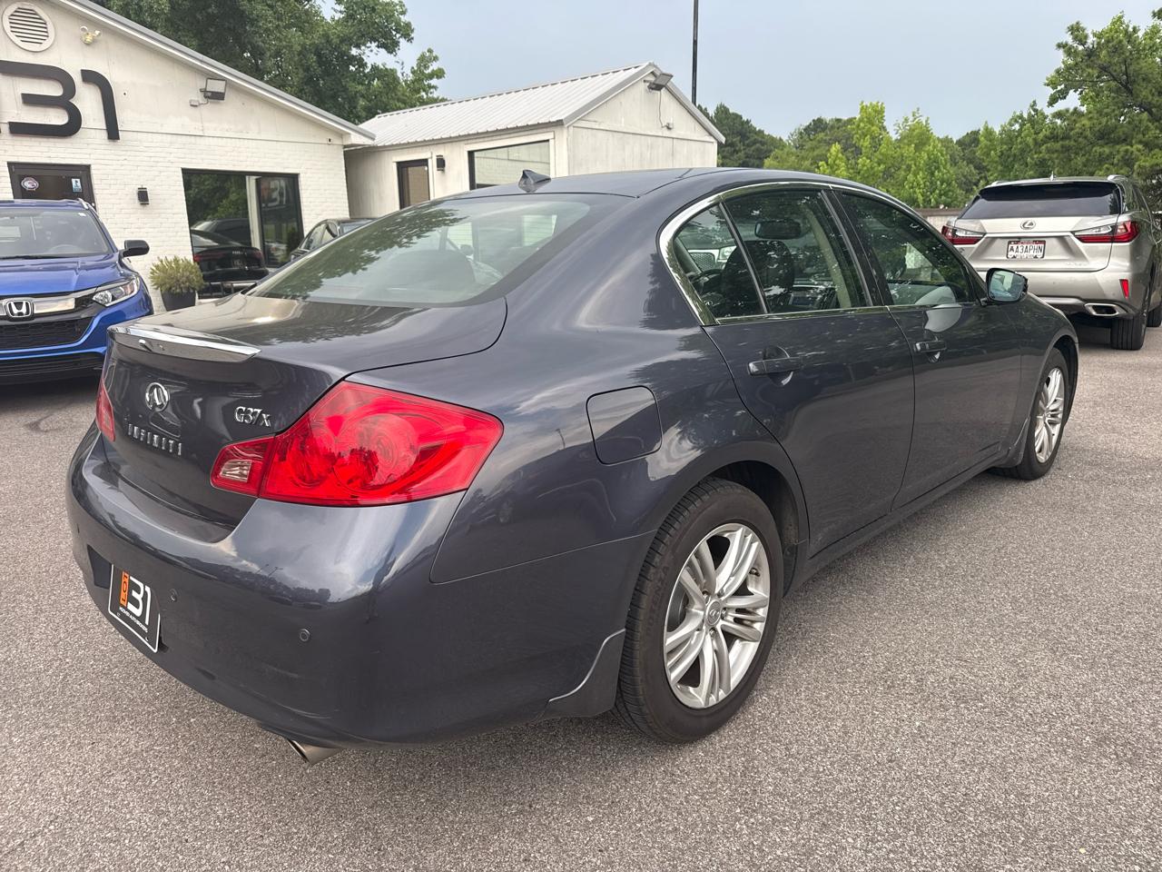 Infiniti G37 Sedan 4dr x AWD 2013