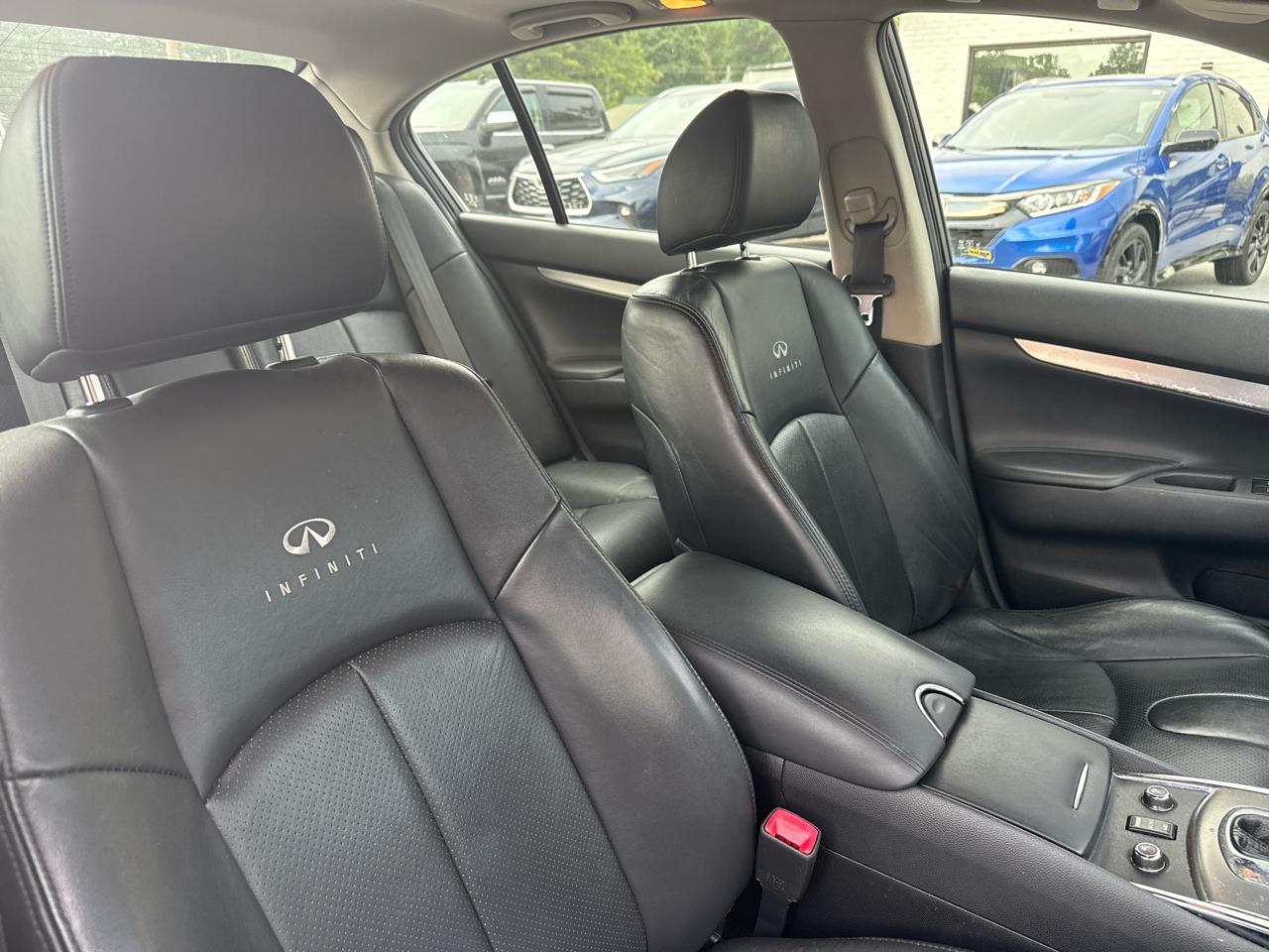 Infiniti G37 Sedan 4dr x AWD 2013