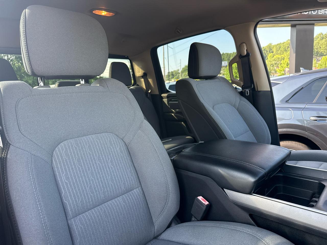 RAM 1500 Big Horn/Lone Star 4x4 Crew Cab 6'4" Box 2019