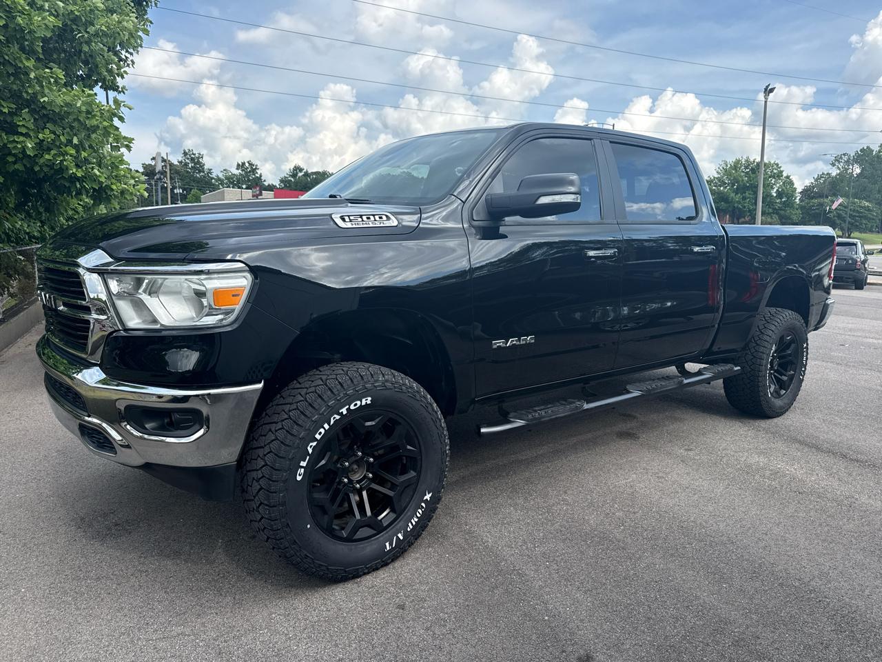 RAM 1500 Big Horn/Lone Star 4x4 Crew Cab 6'4" Box 2019