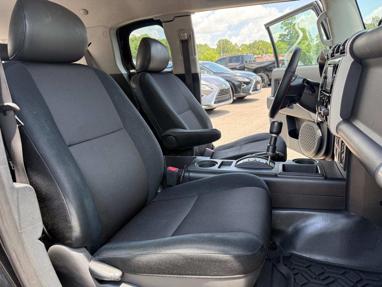 Toyota FJ Cruiser RWD 4dr Auto (Natl) 2008