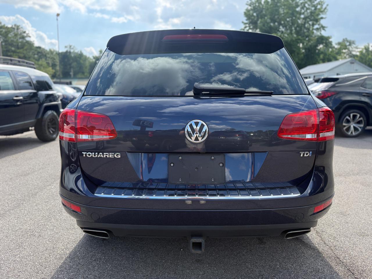 Volkswagen Touareg 4dr TDI Sport w/Nav 2013