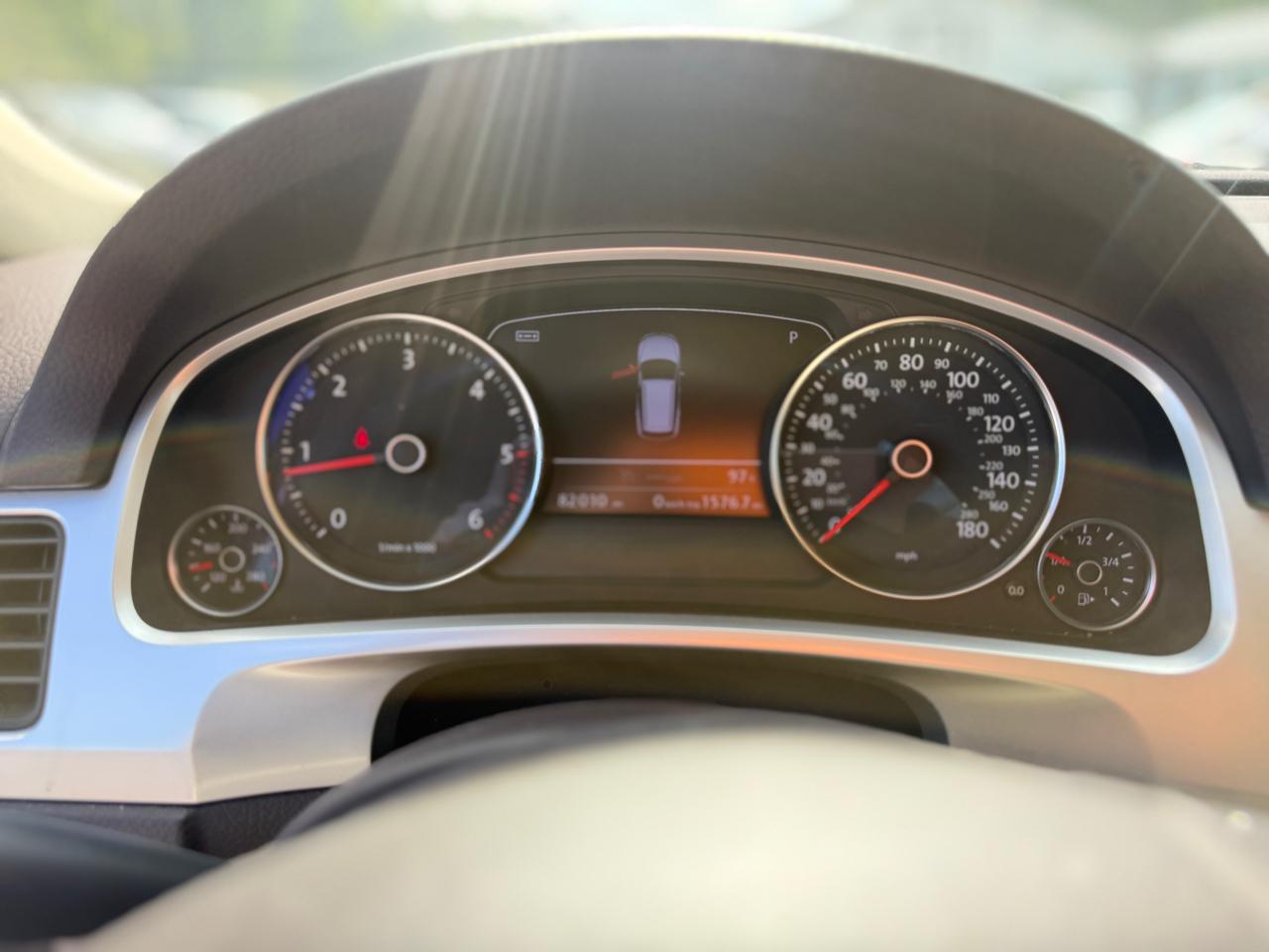 Volkswagen Touareg 4dr TDI Sport w/Nav 2013