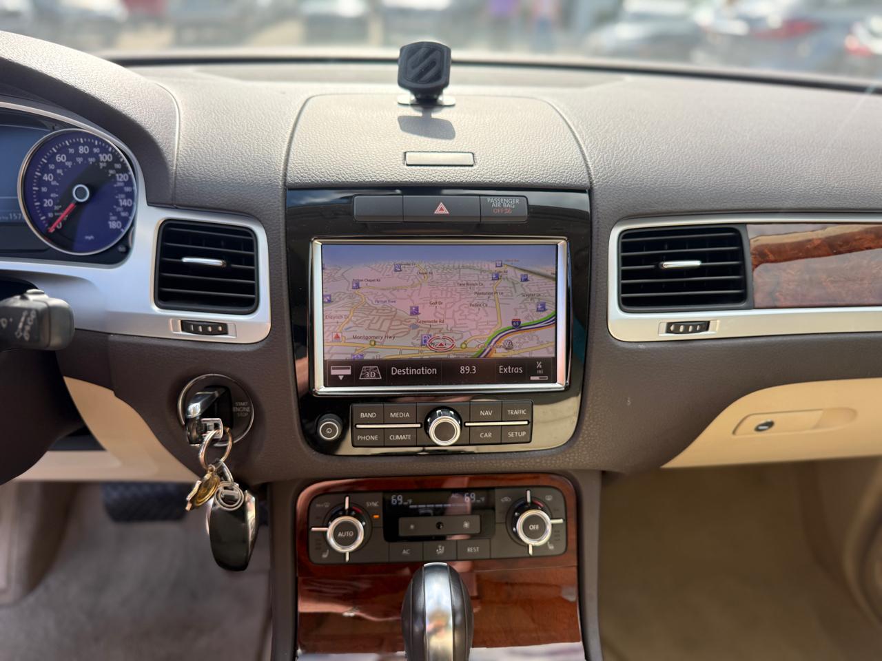 Volkswagen Touareg 4dr TDI Sport w/Nav 2013