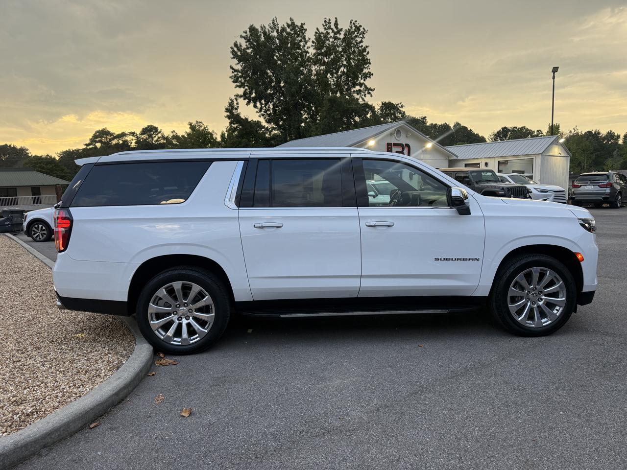 Chevrolet Suburban 2WD 4dr Premier 2021