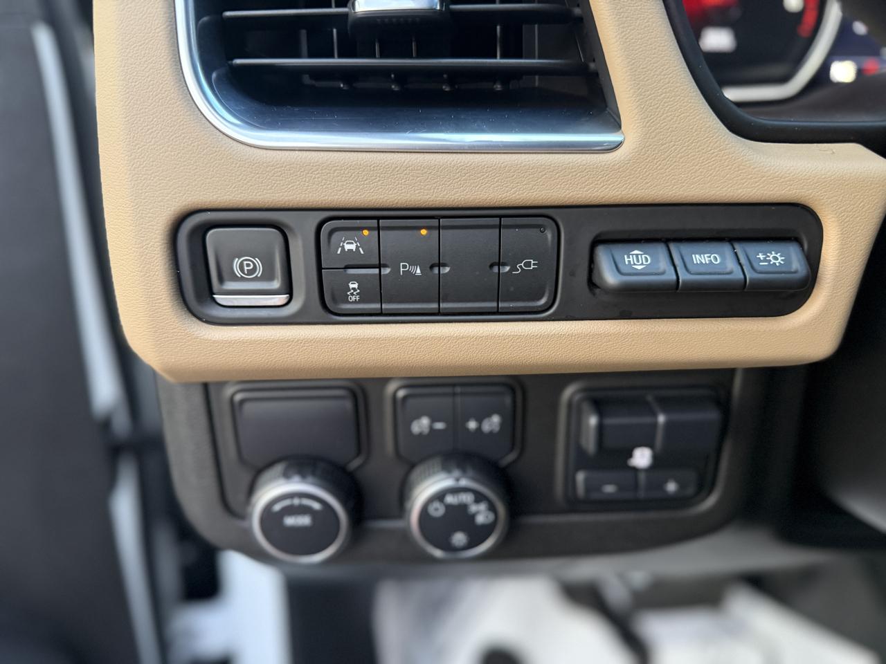 Chevrolet Suburban 2WD 4dr Premier 2021