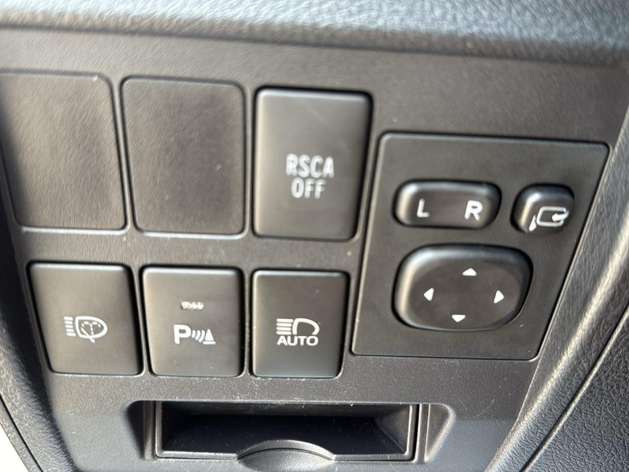 Toyota Land Cruiser 4dr 4WD (Natl) 2016
