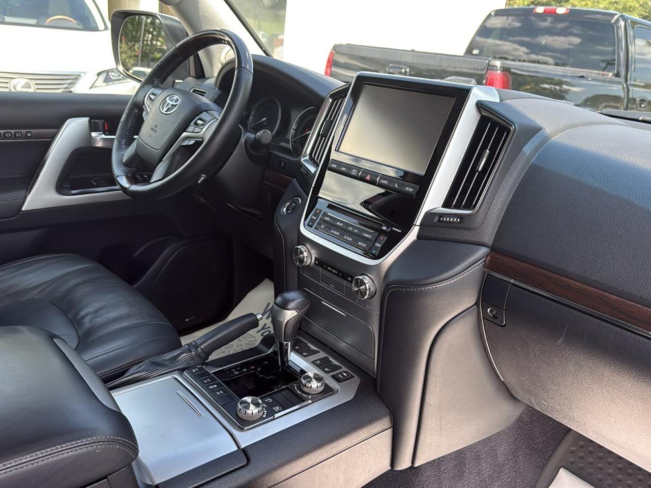 Toyota Land Cruiser 4dr 4WD (Natl) 2016