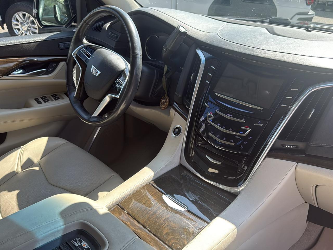Cadillac Escalade 2WD 4dr Premium Luxury 2018