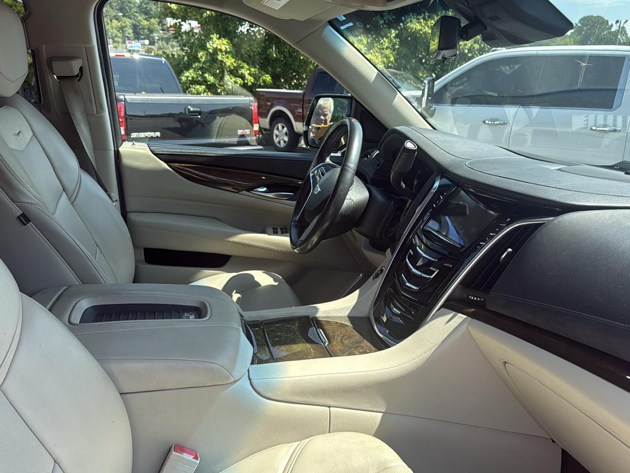 Cadillac Escalade 2WD 4dr Premium Luxury 2018